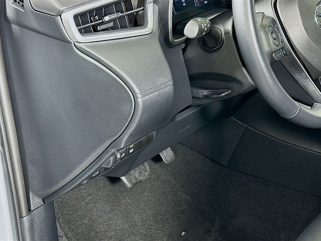 Thumbnail: 2023 Toyota Corolla Cross - 10