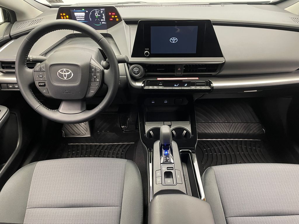 2024 Toyota Prius LE 18