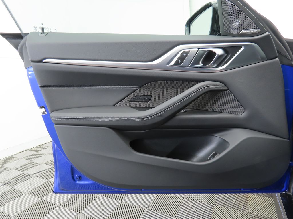 Thumbnail: 2025 BMW 4 Series - 24