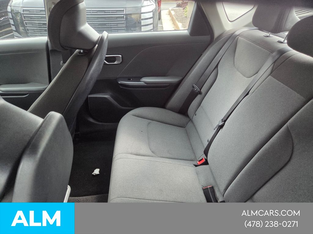 Used 2025 Black Kia LXS image 5