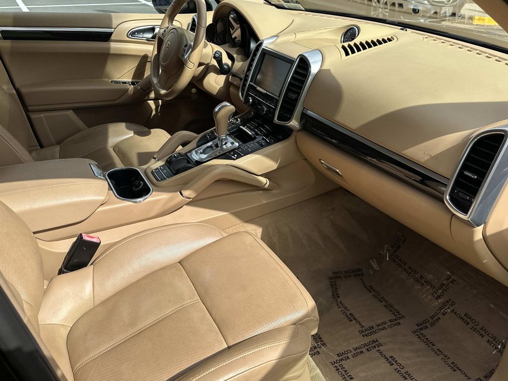 Thumbnail: 2014 Porsche Cayenne - 21