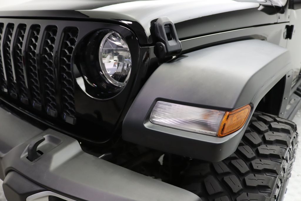 Thumbnail: 2023 Jeep Gladiator - 3