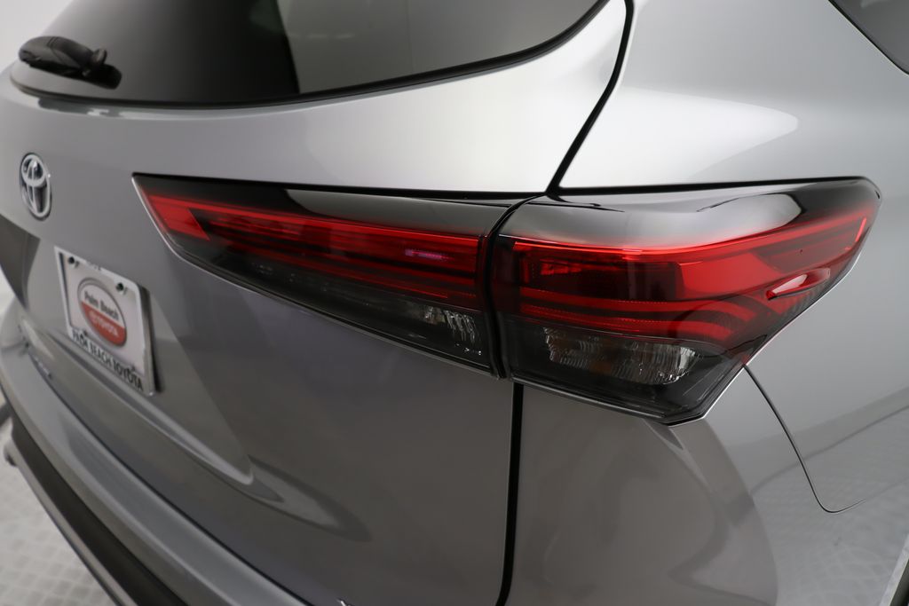 2023 Toyota Highlander XSE 9