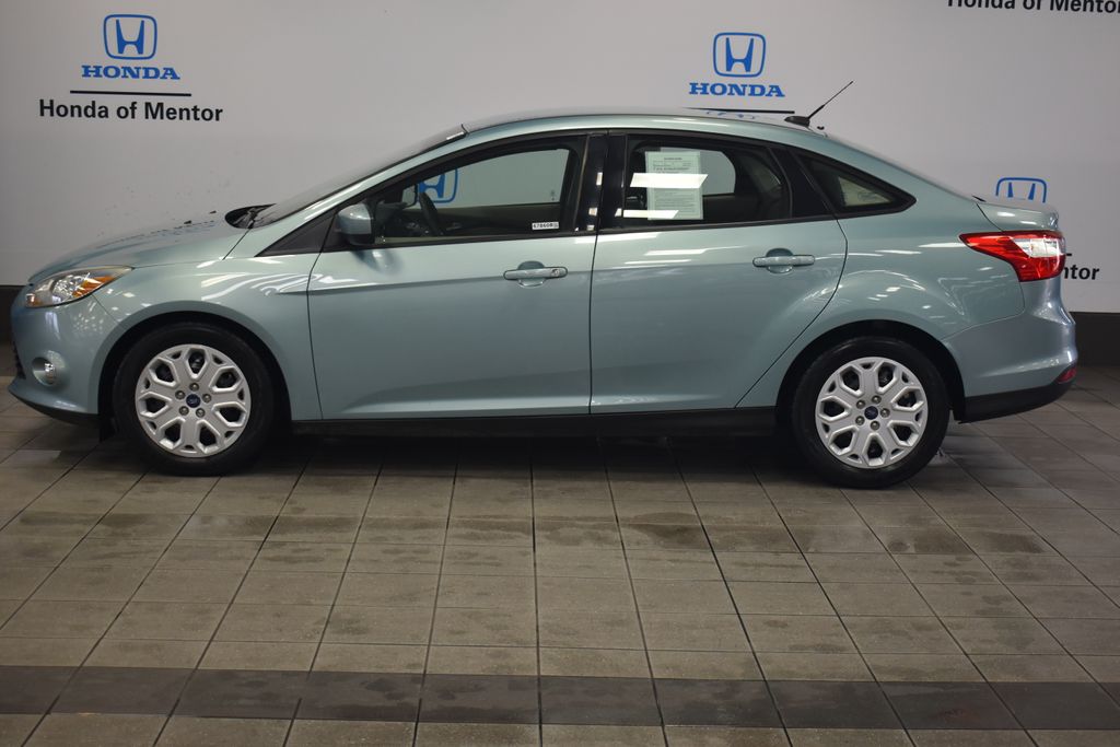2012 Ford Focus SE 2