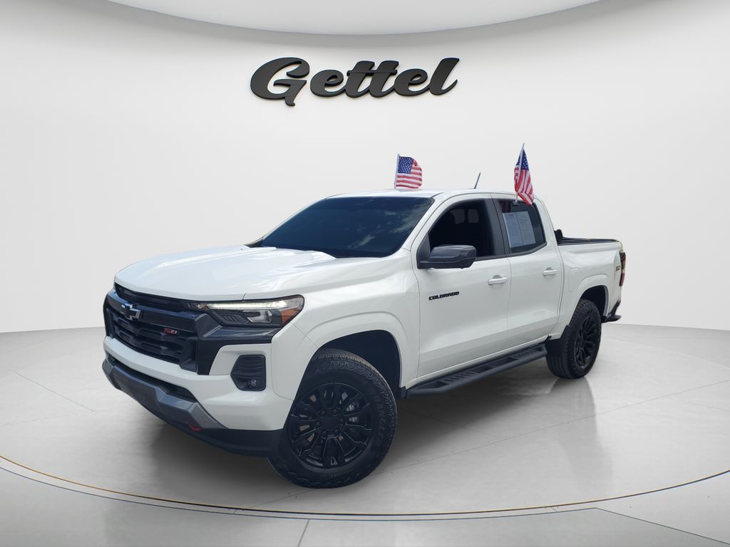 Summit White 2025 Chevrolet Colorado Pickup Truck Four-Wheel Drive 8-Speed Automatic