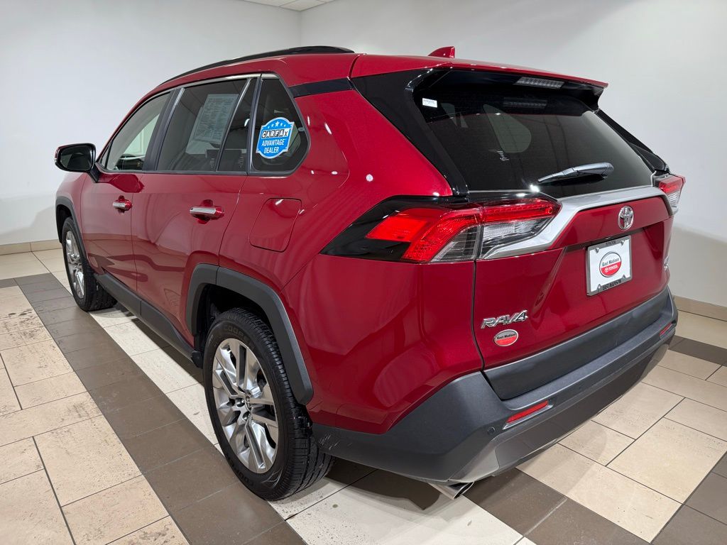 Thumbnail: 2021 Toyota RAV4 - 3