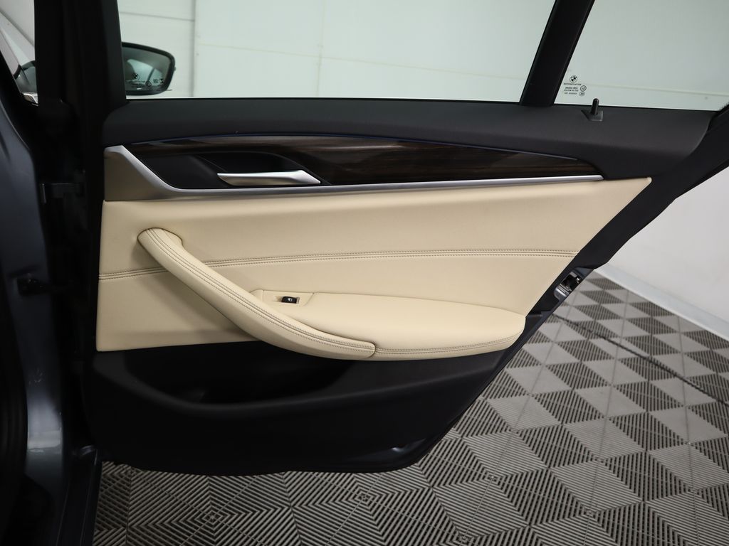 Thumbnail: 2021 BMW 5 Series - 28