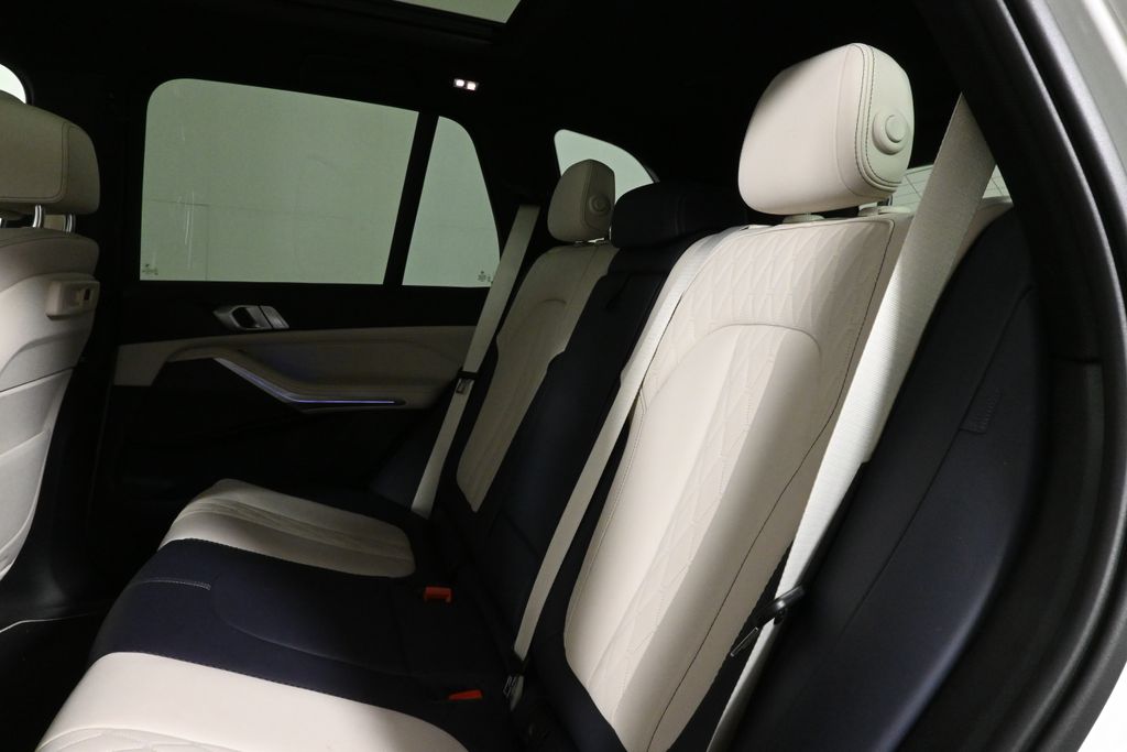 2022 BMW X5 xDrive40i 5