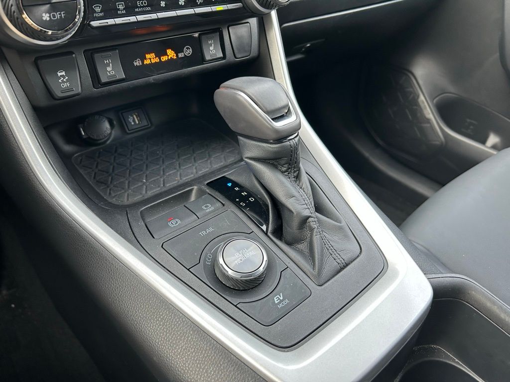 Thumbnail: 2023 Toyota RAV4 - 27