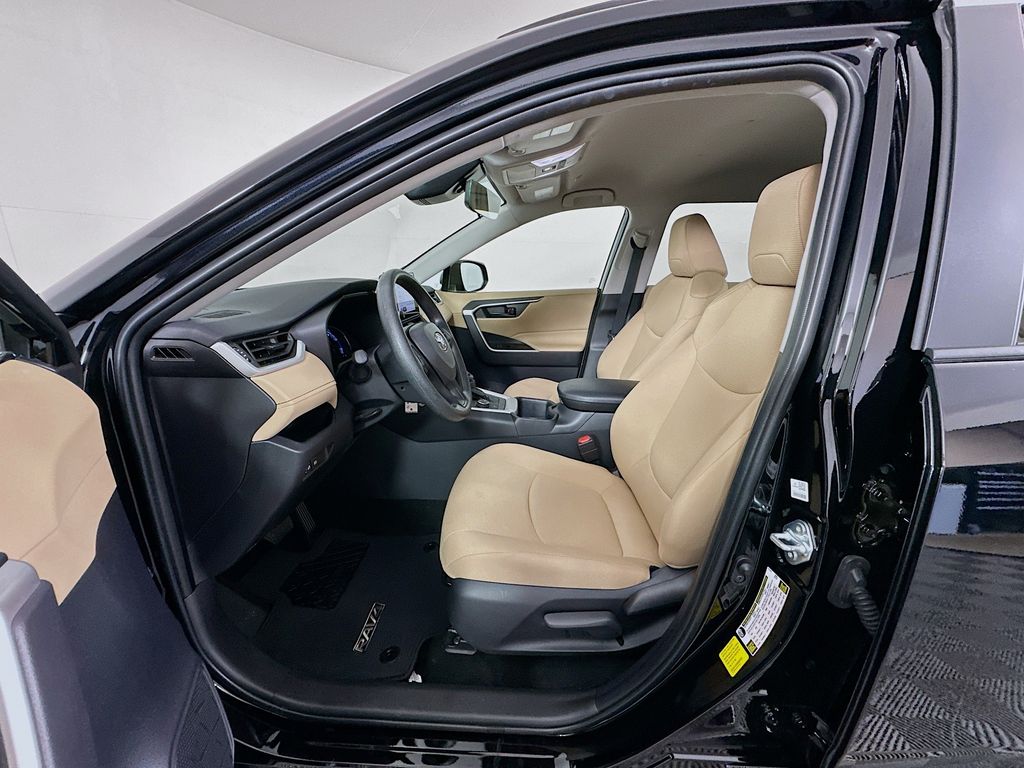 Thumbnail: 2025 Toyota RAV4 - 20