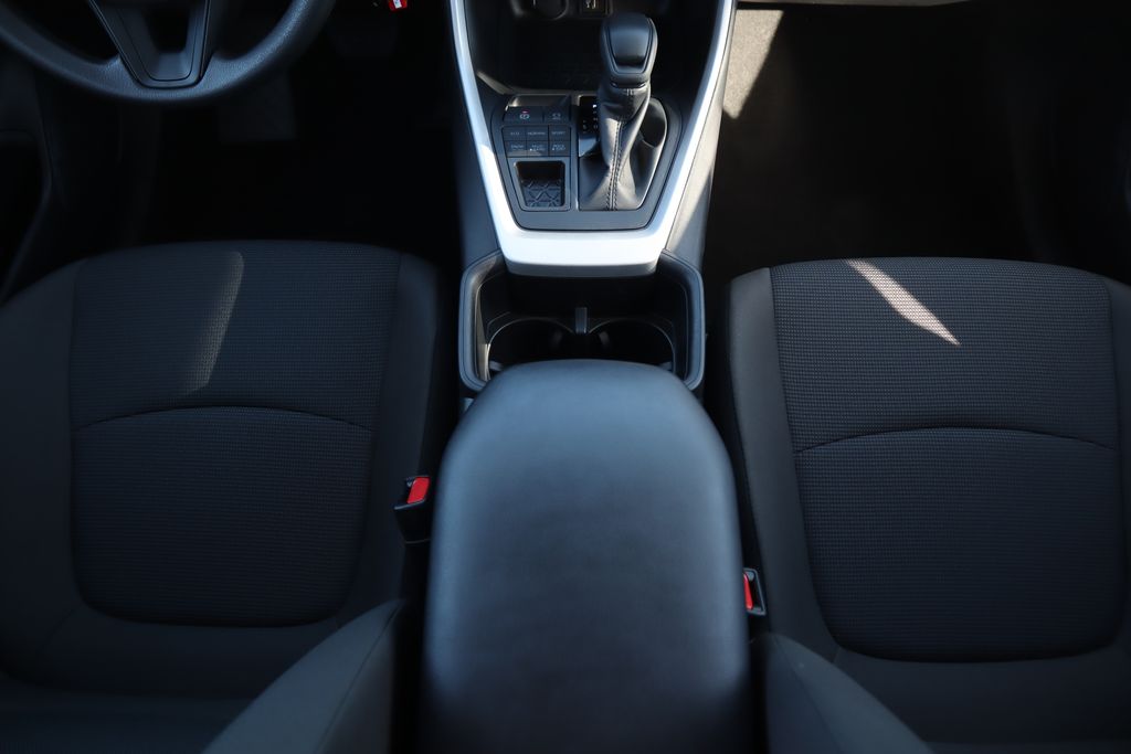 Thumbnail: 2025 Toyota RAV4 - 16