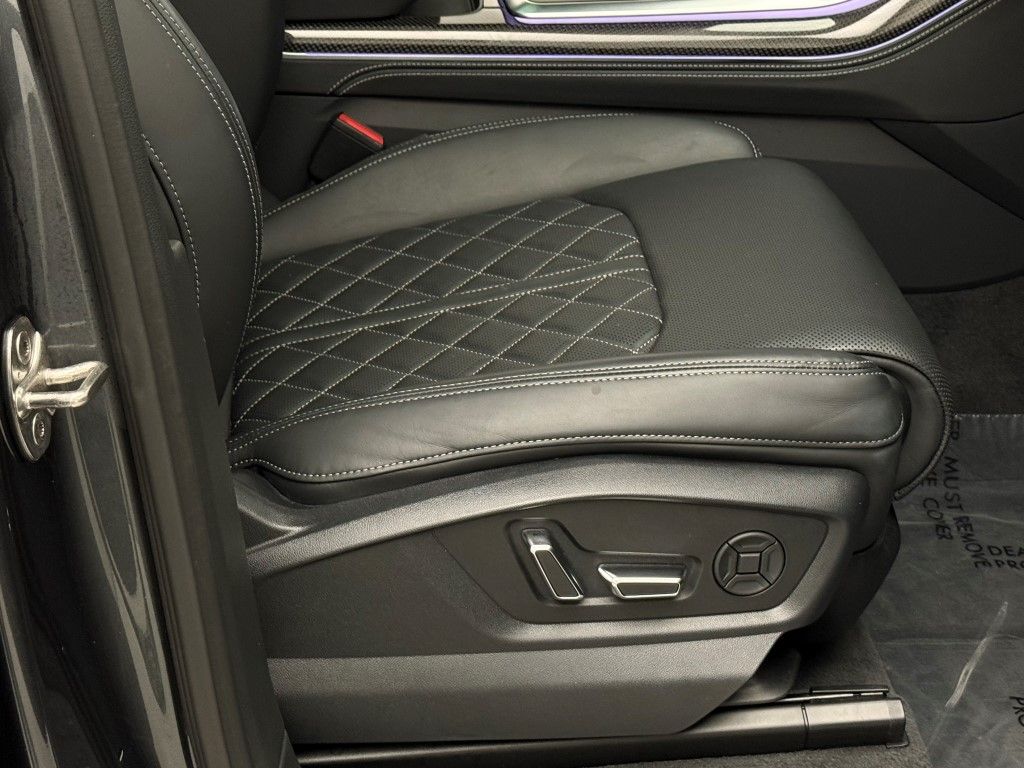 Thumbnail: 2021 Audi SQ7 - 22