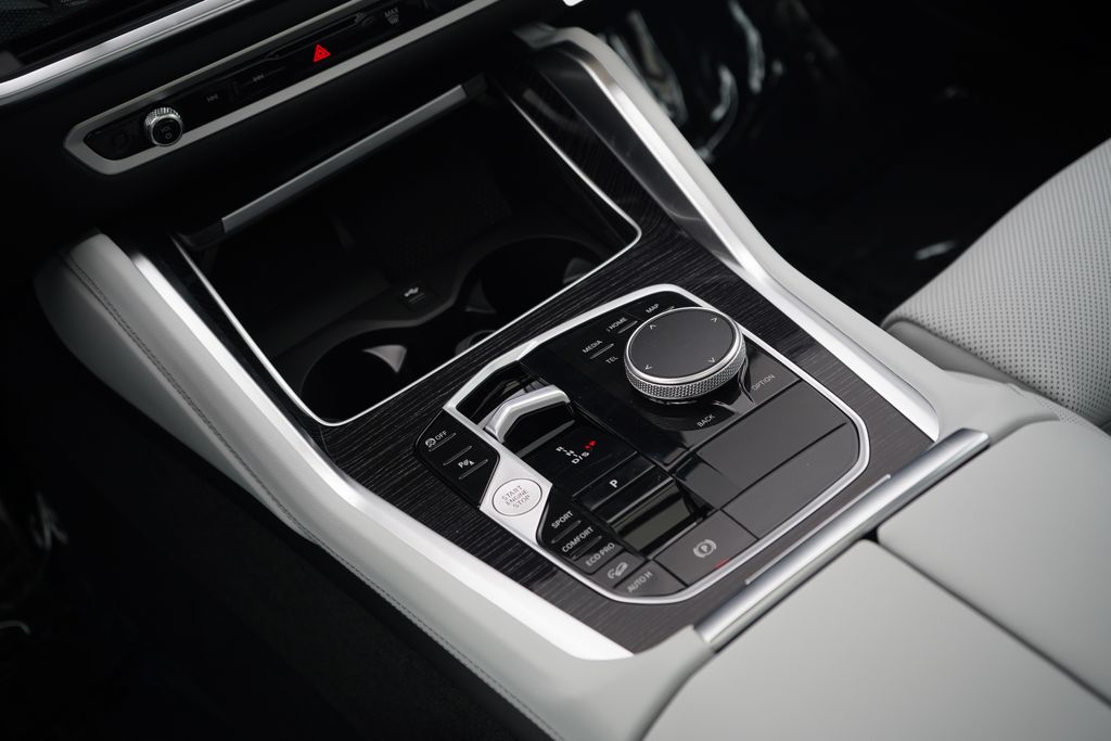 Thumbnail: 2027 BMW X6 - 18