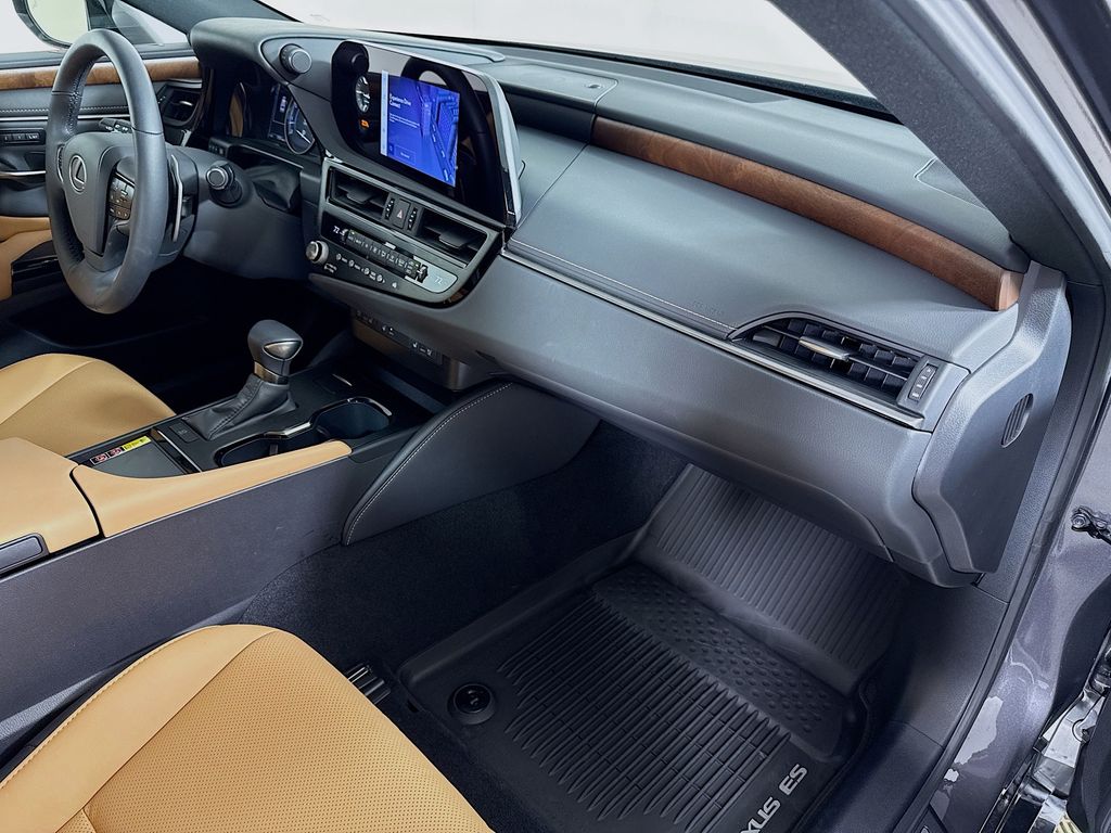 Thumbnail: 2025 Lexus ES - 31
