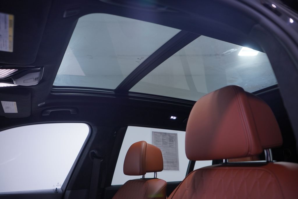 Thumbnail: 2023 BMW X7 - 8
