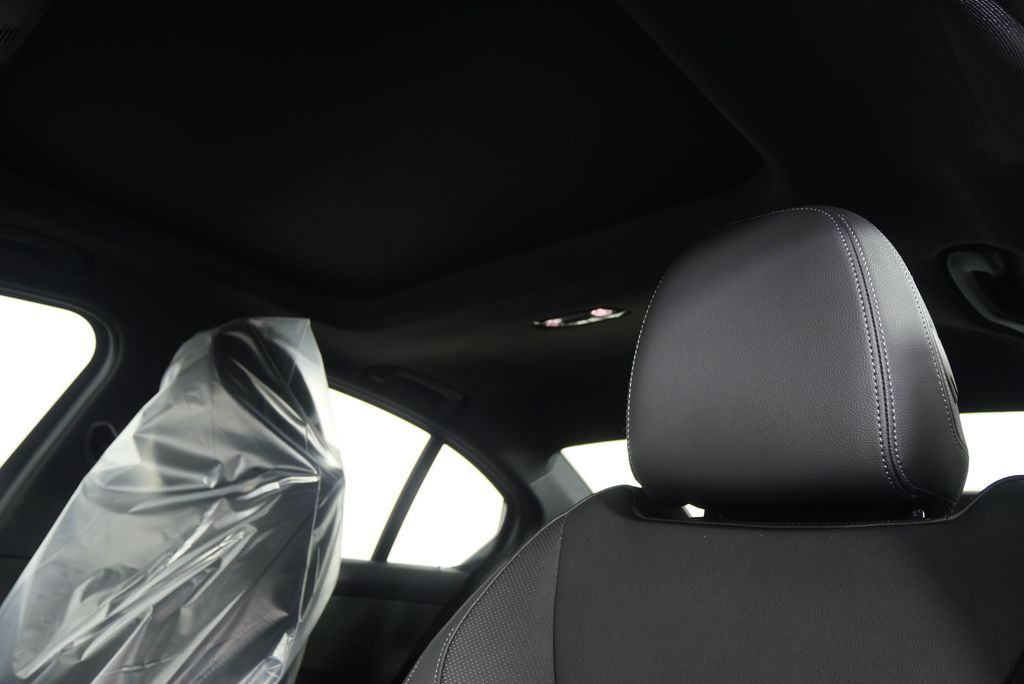 Thumbnail: 2026 BMW 3 Series - 12