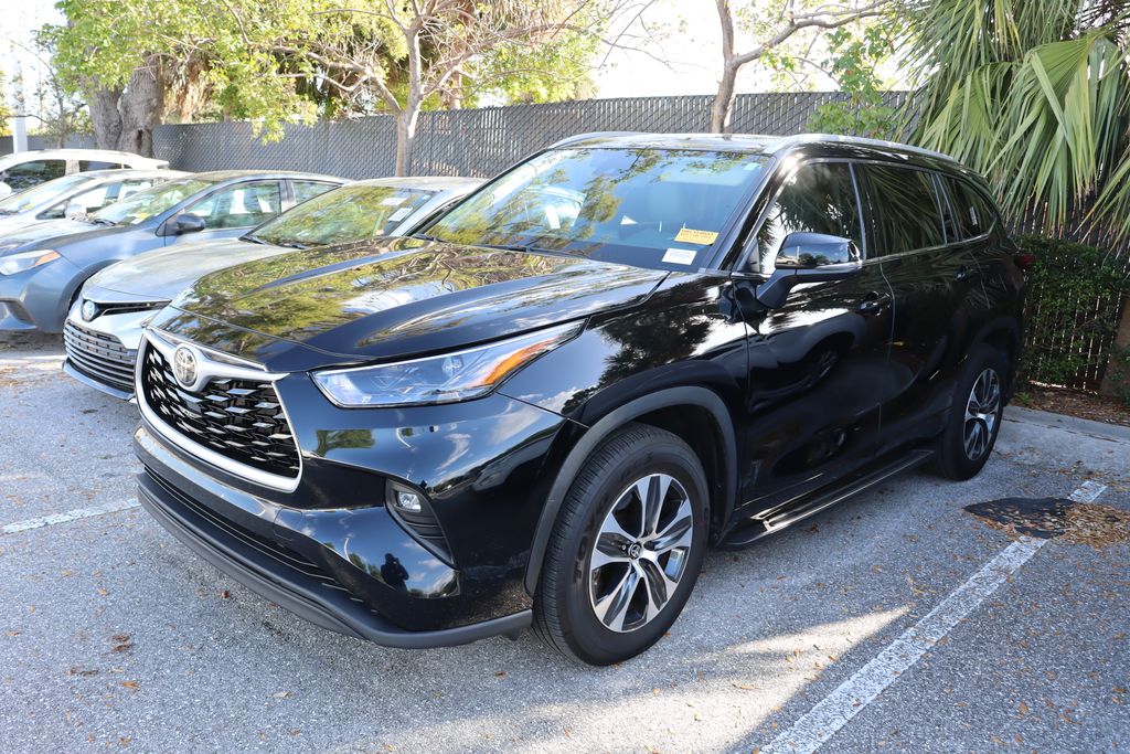 2022 Toyota Highlander XLE -
                West Palm Beach, FL