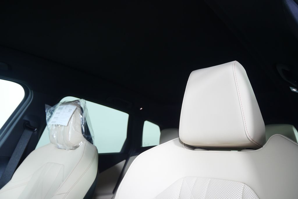 Thumbnail: 2026 BMW X3 - 11