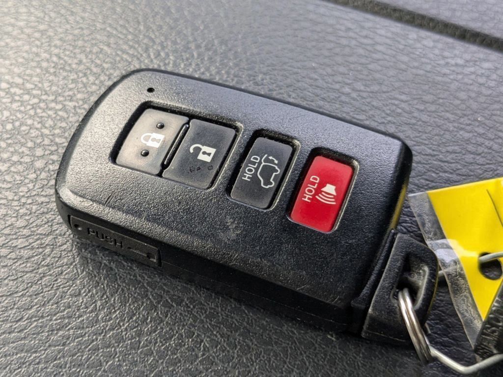 2017 Toyota Highlander SE
