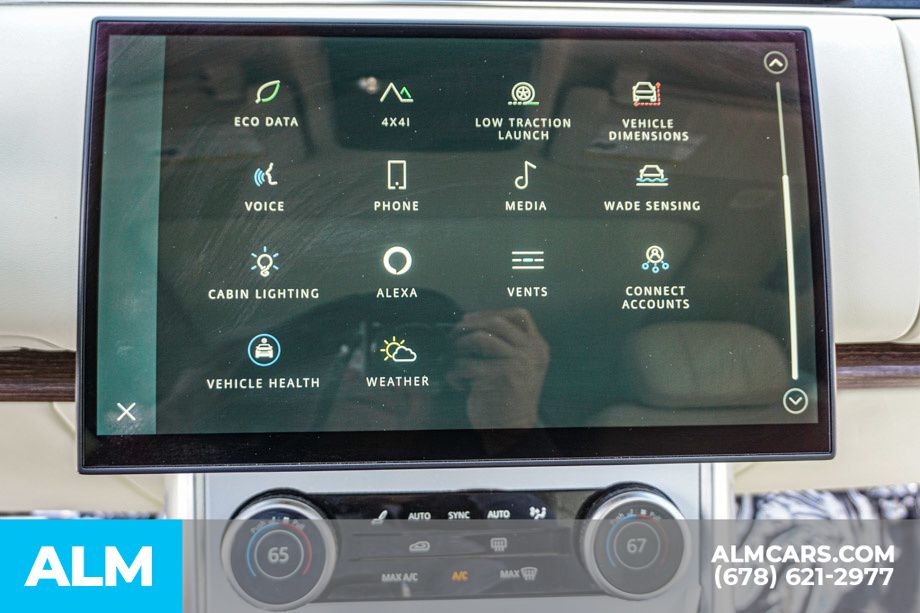 Used 2023 Blue Land Rover SE image 36