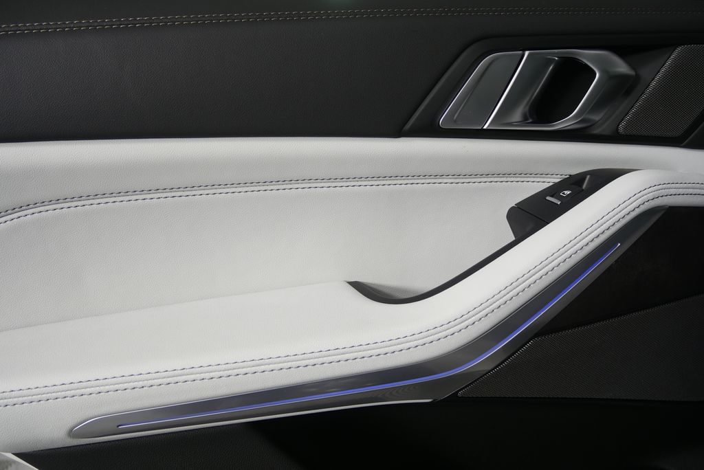 Thumbnail: 2026 BMW X5 - 13