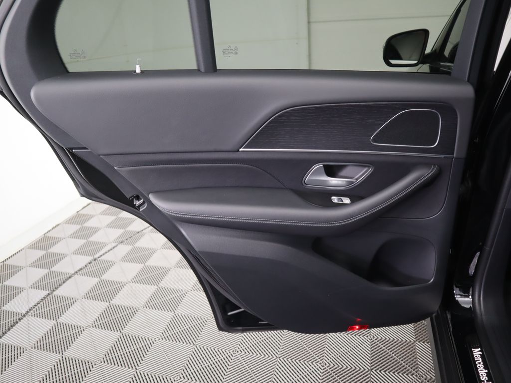 Thumbnail: 2025 Mercedes-Benz GLE - 27