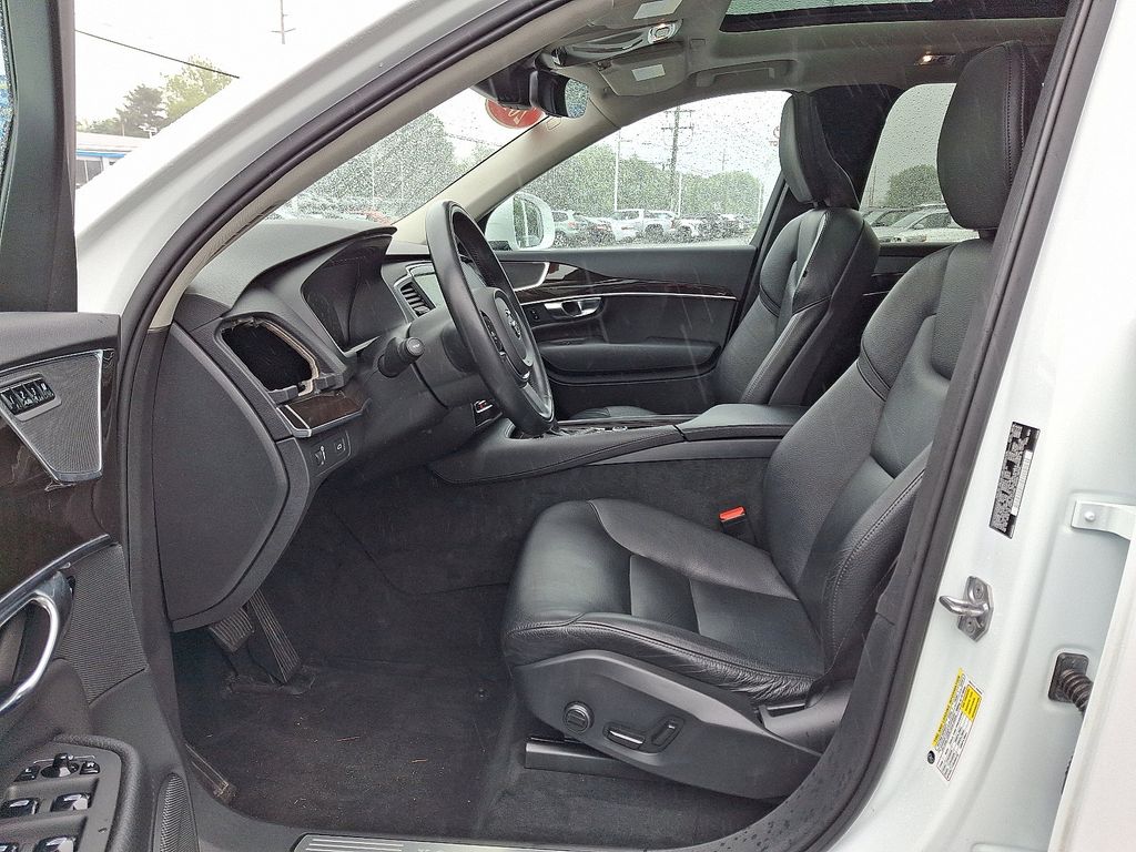 Thumbnail: 2019 Volvo XC90 - 13