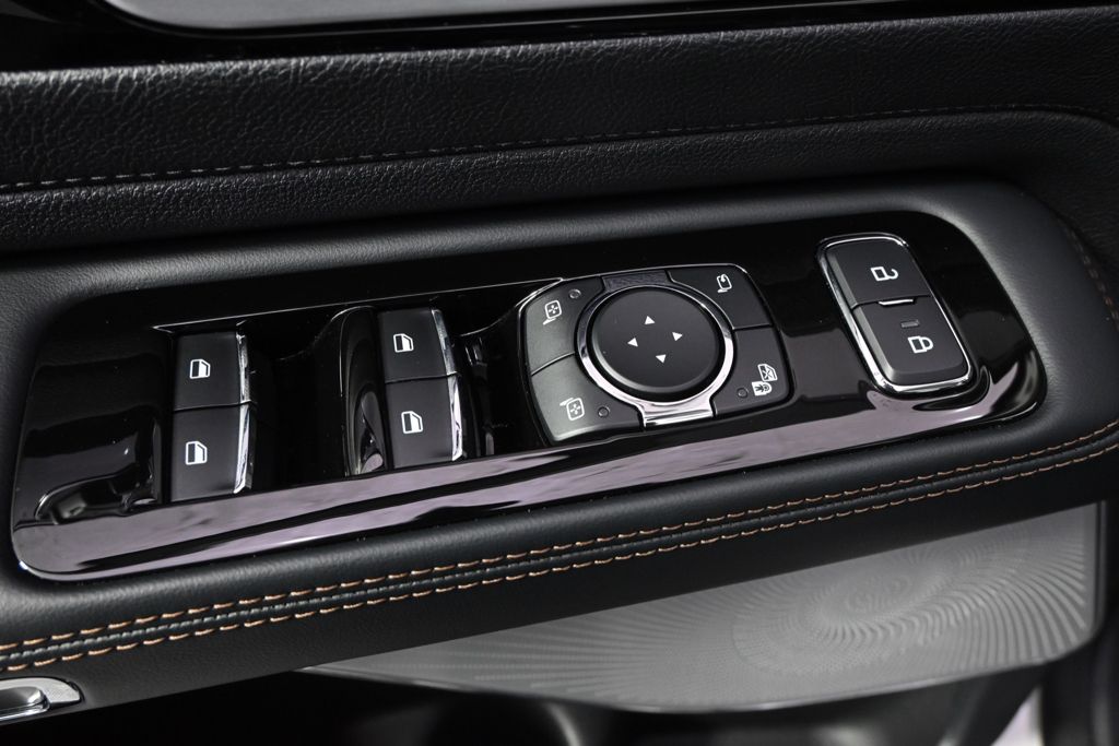 New 2026 White Lincoln Reserve image 24