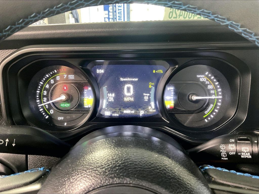 2024 Jeep Wrangler — photo 25