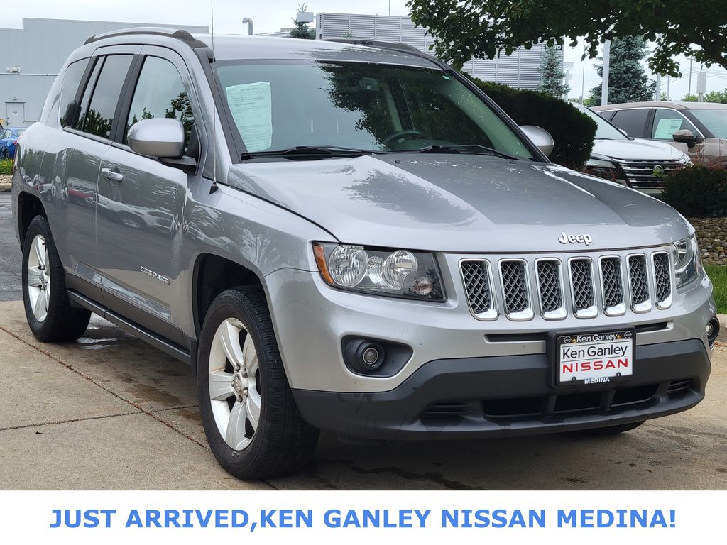 2017 Jeep Compass Latitude photo
