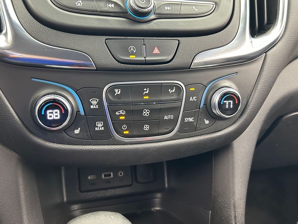 Used 2022 Iridescent Pearl Tricoat Chevrolet LT image 22