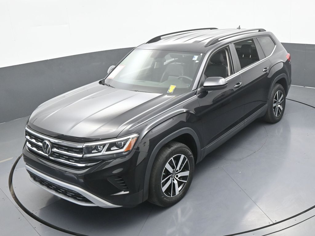 Used 2022 Deep Black Volkswagen 2.0T SE image 47
