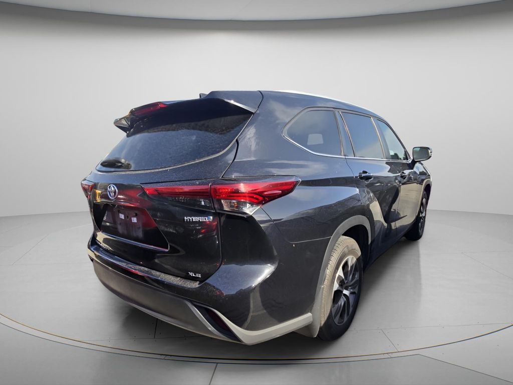 2023 Toyota Highlander - $33,999