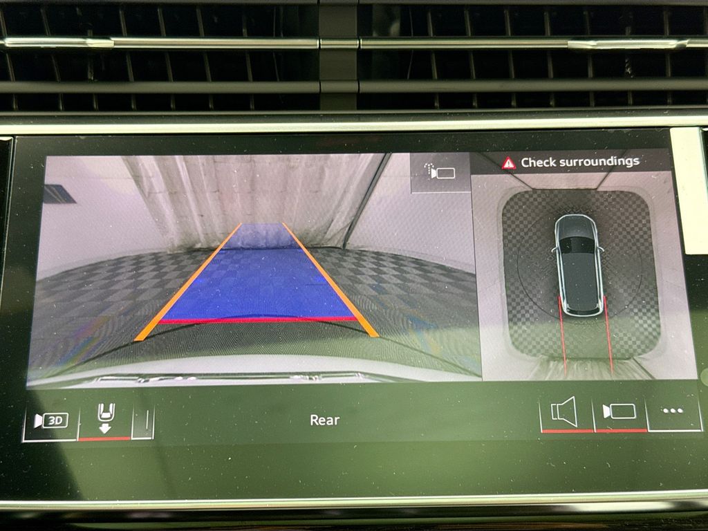 Thumbnail: 2026 Audi Q7 - 16