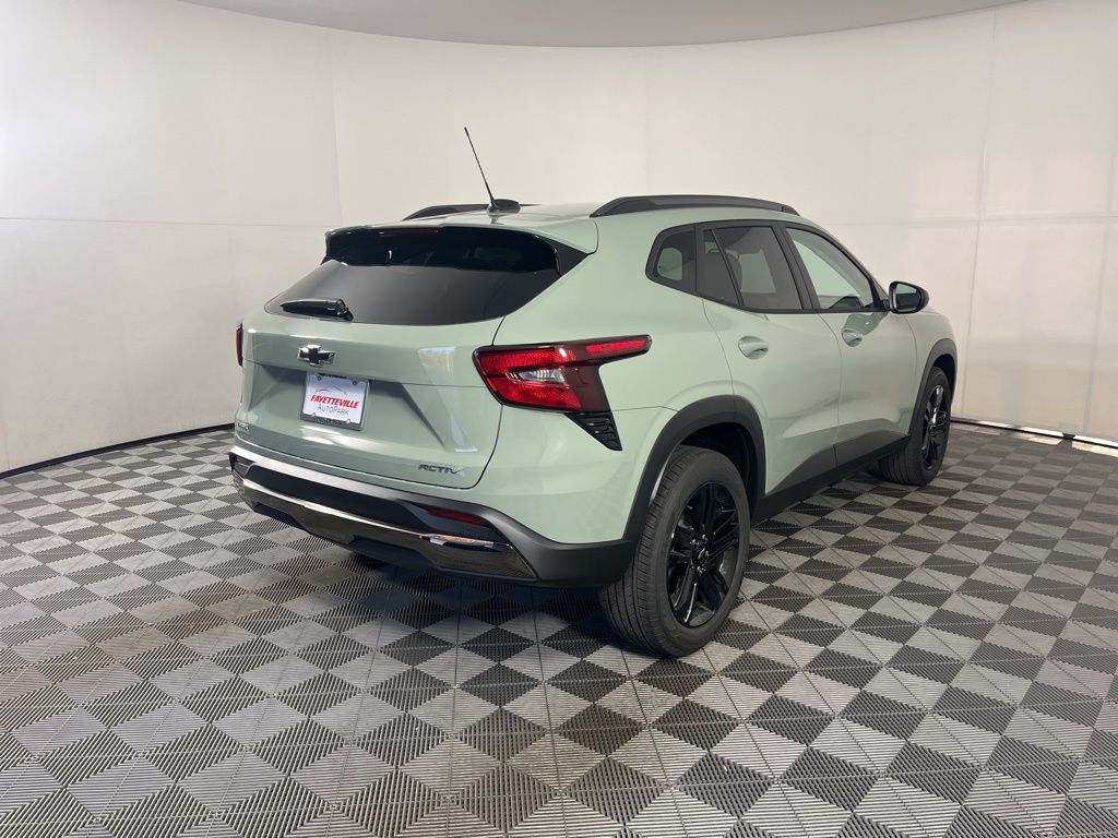 Thumbnail: 2026 Chevrolet Trax - 5