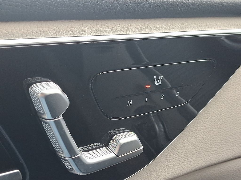 Thumbnail: 2023 Mercedes-Benz C-Class - 24