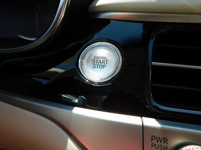 New 2026 White Genesis 2.5T Prestige image 12