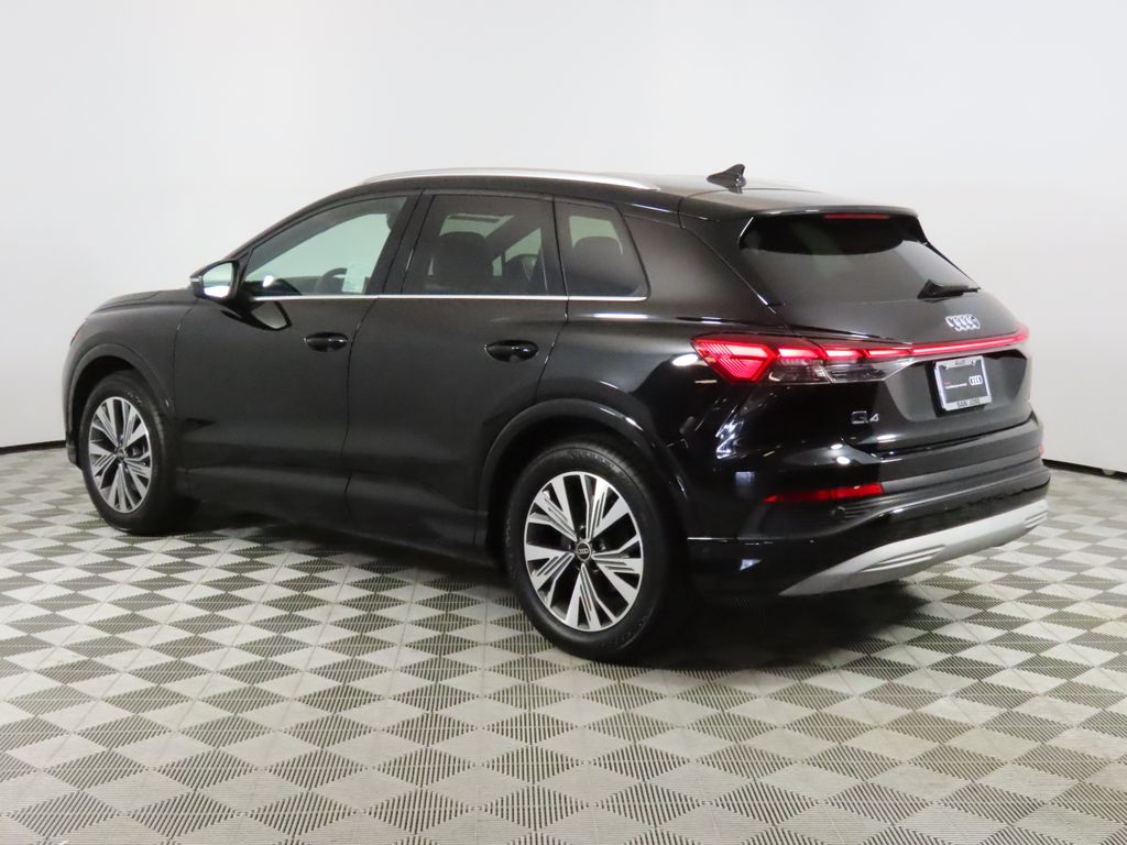 Thumbnail: 2023 Audi Q4 e-tron - 3