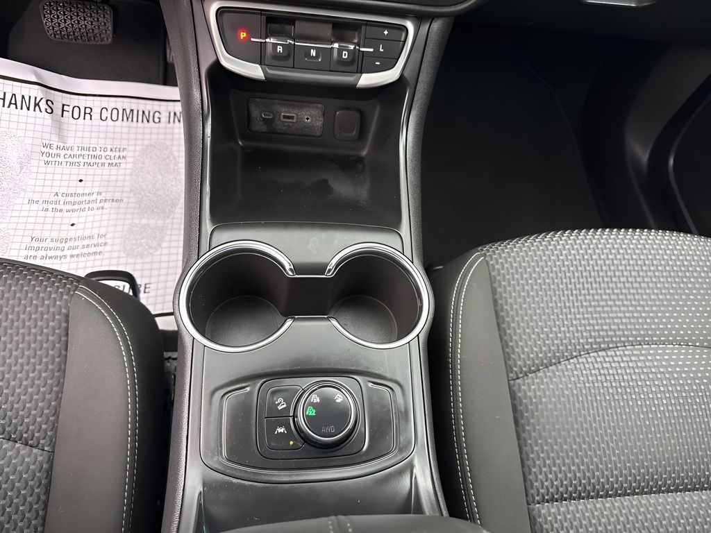 2024 GMC Terrain SLE photo
