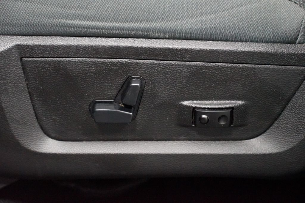 Thumbnail: 2019 RAM 1500 Classic - 29