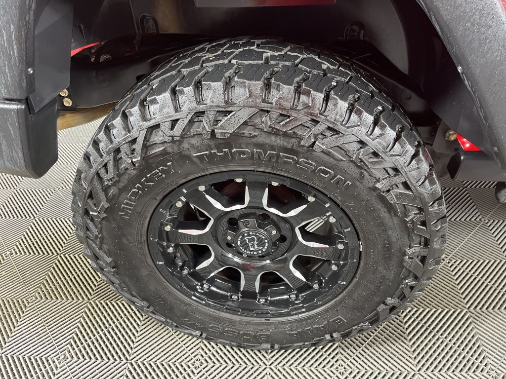 Thumbnail: 2017 Jeep Wrangler - 16