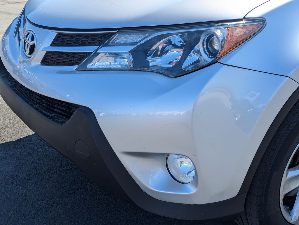 2015 Toyota RAV4 XLE 12