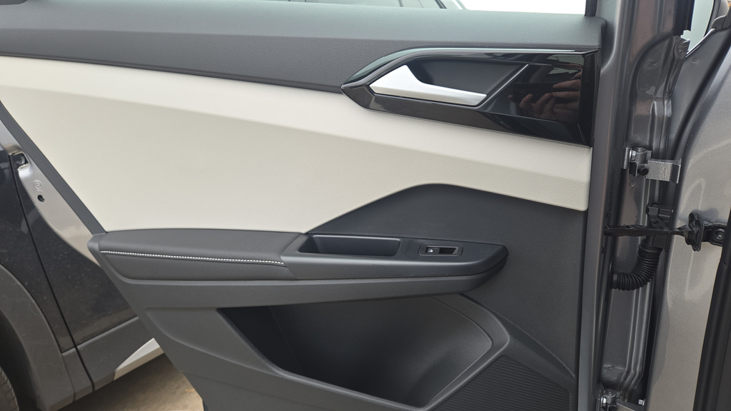 2026 Volkswagen Taos