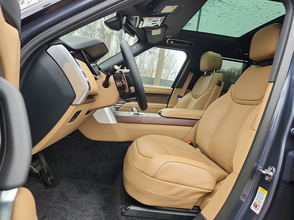 Thumbnail: 2026 Land Rover Range Rover - 6