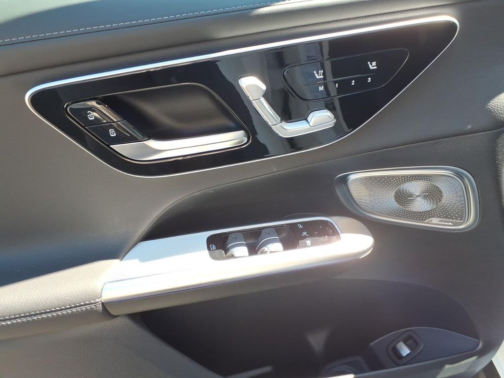 New 2026 White Mercedes-Benz GLC 300 image 12