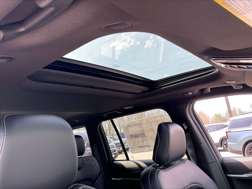2026 Jeep Grand Cherokee — photo 18
