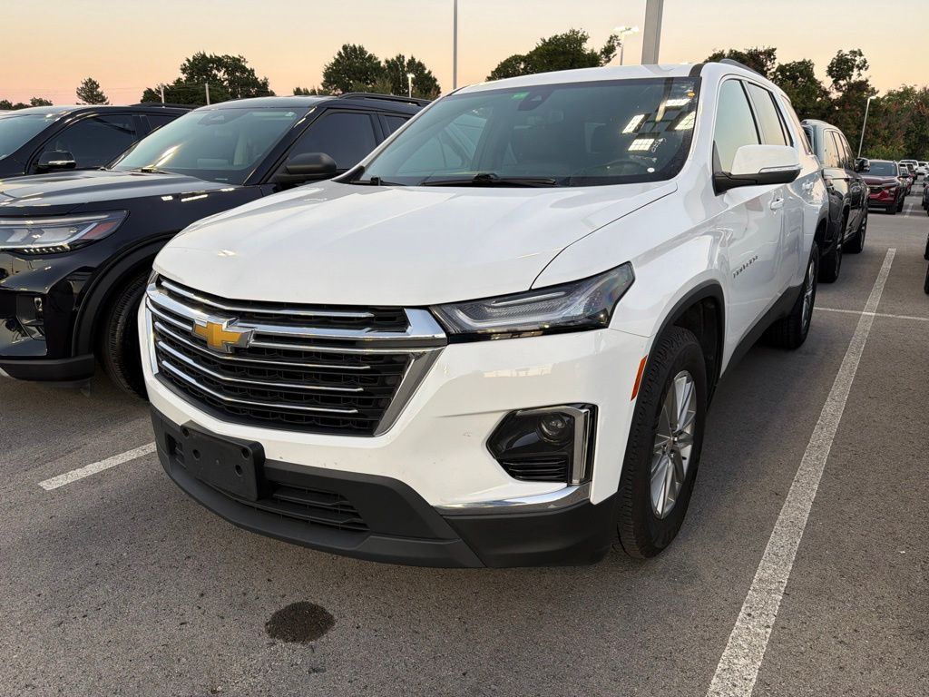 Summit White 2023 Chevrolet Traverse SUV / Crossover Front-Wheel Drive 9-Speed Automatic