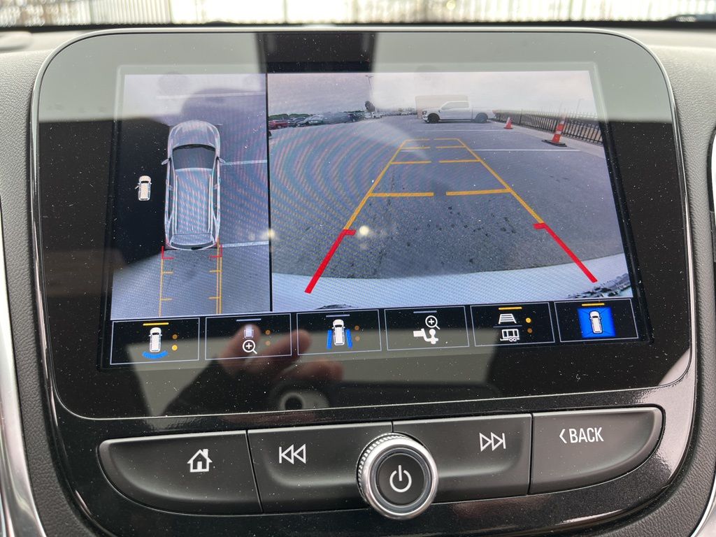 Thumbnail: 2022 Chevrolet Equinox - 24