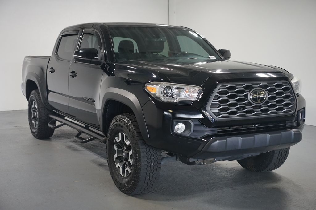 Thumbnail: 2020 Toyota Tacoma - 3