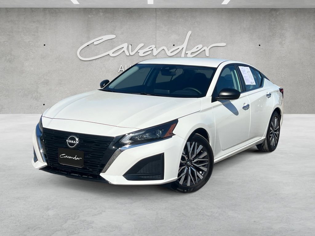 Glacier White 2025 Nissan Altima 2.5 SV FWD Sedan Front-Wheel Drive Continuously Variable Transmission